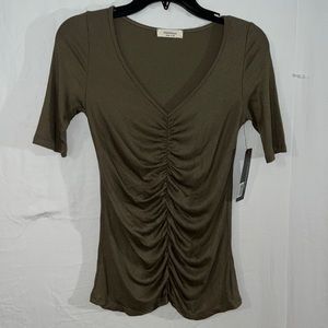 Women’s Heimious Top size S/P color, olive green